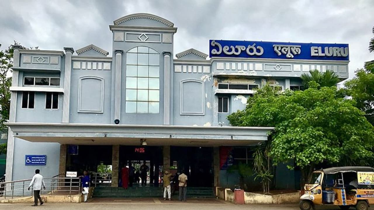 ఏలూరు కార్పోరేషన్‌‌లో ఎన్నికలు నిలిపివేత, హైకోర్టు ఆదేశాలు