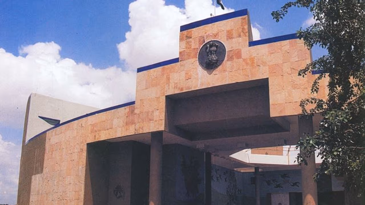 మత మార్పిడులు చేస్తే.. పదేళ్ల జైలు: మతమార్పిడి నిరోధక బిల్లు తెచ్చిన మధ్యప్రదేశ్