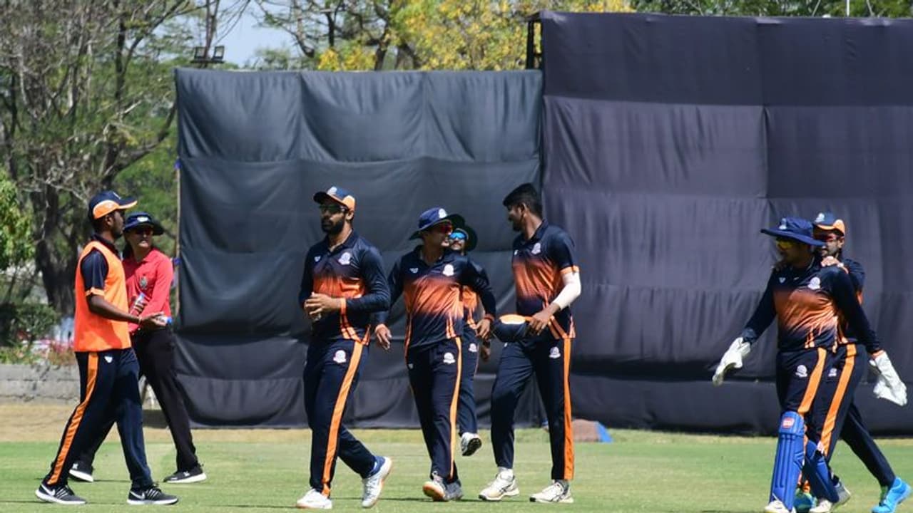 ஆந்திராவை வீழ்த்தி அரையிறுதியில் குஜராத்..! காலிறுதியில் 117 ரன் வித்தியாசத்தில் குஜராத் அபார வெற்றி