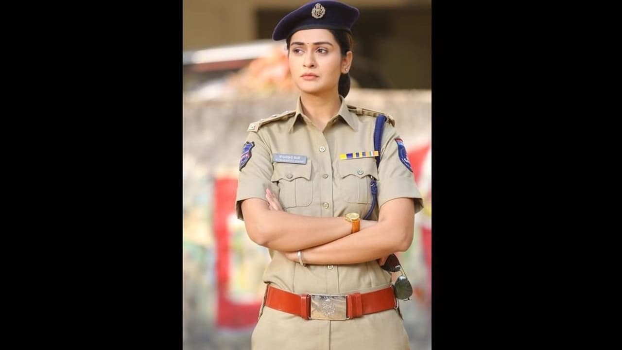 ఉమెన్స్ డే స్పెషల్.. పోలీస్ లుక్ లో పాయల్ సూపర్! ఉమెన్స్ డే స్పెషల్.. పోలీస్ లుక్ లో పాయల్ సూపర్!