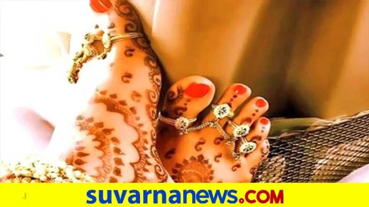 Toe Ring : ಪತಿಯ ಅನಾರೋಗ್ಯಕ್ಕೆ ನಿಮ್ಮ ಕಾಲುಂಗುರ ಕಾರಣವಾಗಿರಬಹುದು! Toe Ring : ಪತಿಯ ಅನಾರೋಗ್ಯಕ್ಕೆ ನಿಮ್ಮ ಕಾಲುಂಗುರ ಕಾರಣವಾಗಿರಬಹುದು!