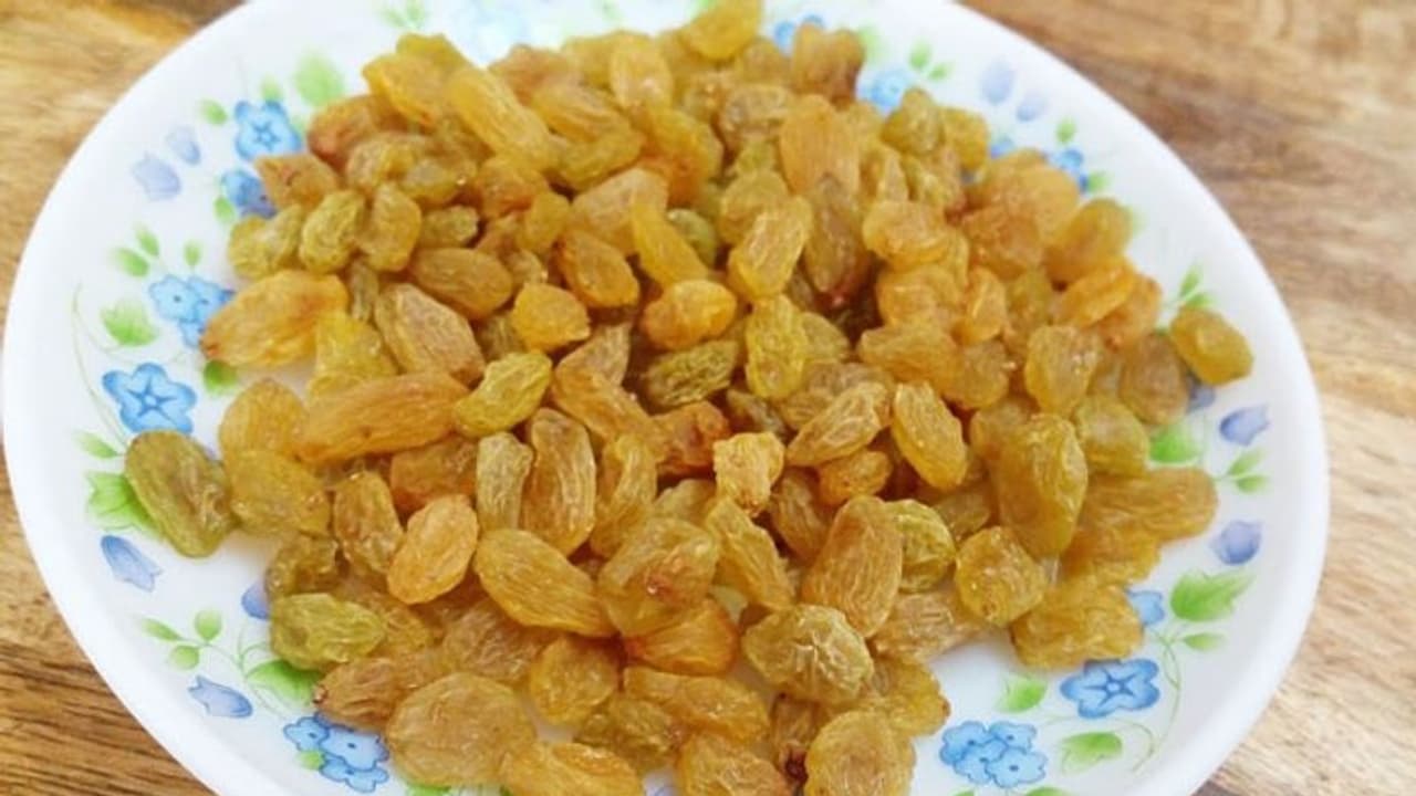 ಒಣದ್ರಾಕ್ಷಿ ಬೆಲೆ ಏಕಾಏಕಿ ಕುಸಿತ, ರೈತ ಕಂಗಾಲು!