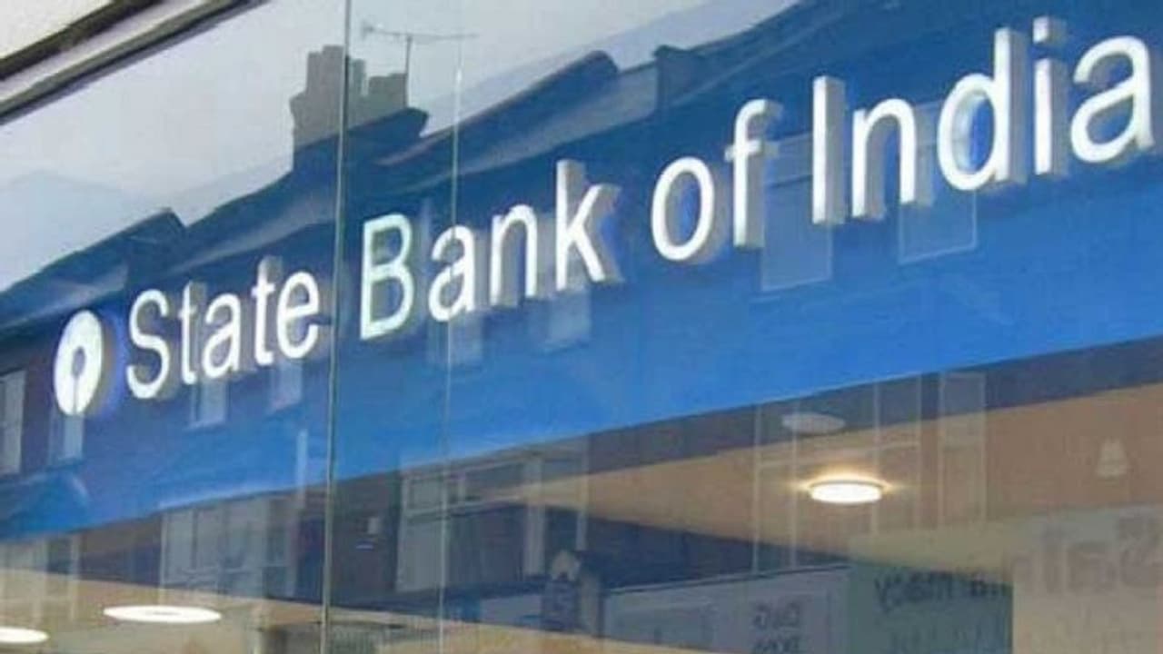 ಜೀರೋ ಬ್ಯಾಲೆನ್ಸ್ ಅಕೌಂಟ್ನಿಂದ 5 ವರ್ಷದಲ್ಲಿ 300 ಕೋಟಿ ಗಳಿಸಿದ SBI! ಜೀರೋ ಬ್ಯಾಲೆನ್ಸ್ ಅಕೌಂಟ್ನಿಂದ 5 ವರ್ಷದಲ್ಲಿ 300 ಕೋಟಿ ಗಳಿಸಿದ SBI!