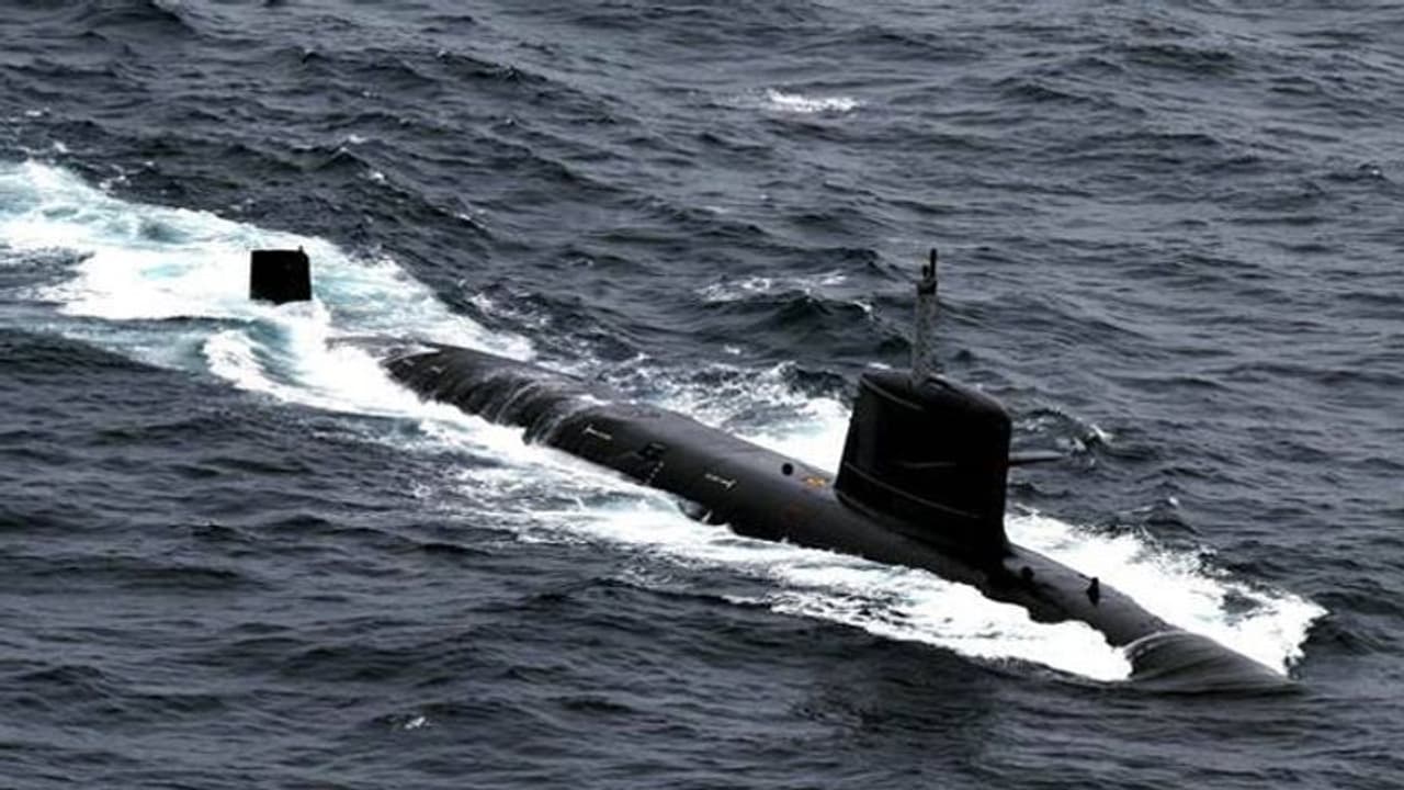 ৫০ হাজার কোটি টাকায় ৬টি সাবমেরিন কিনবে নৌসেনা, শুক্রবারই গুরুত্বপূর্ণ বৈঠক ৫০ হাজার কোটি টাকায় ৬টি সাবমেরিন কিনবে নৌসেনা, শুক্রবারই গুরুত্বপূর্ণ বৈঠক