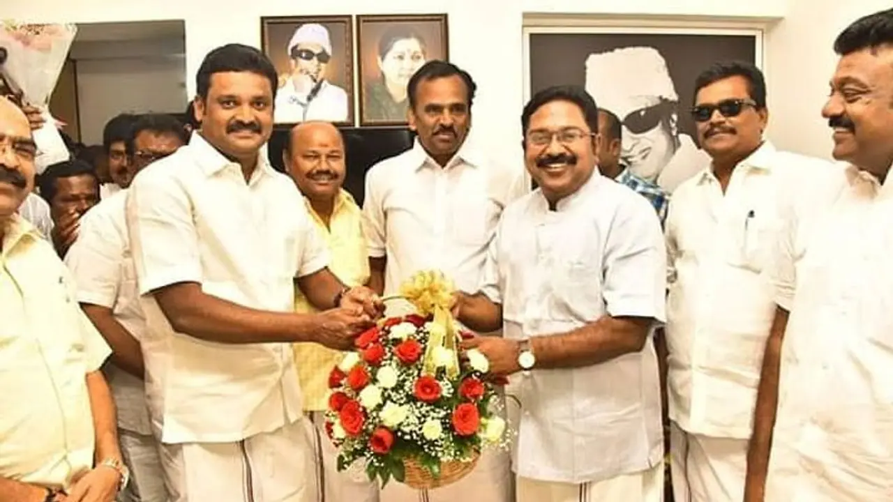 இஸ்லாமிய தாழ்த்தப்பட்ட சமூகத்தினரின் வாக்குகளை மொத்தமாக அள்ள ப்ளான்... டி.டி.வி.தினகரன் அசத்தல்..! இஸ்லாமிய தாழ்த்தப்பட்ட சமூகத்தினரின் வாக்குகளை மொத்தமாக அள்ள ப்ளான்... டி.டி.வி.தினகரன் அசத்தல்..!