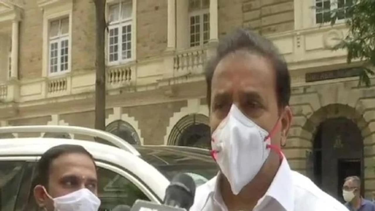 मुंबई क्राइम इंटेलिजेंस यूनिट के हेड को हटाया गया, जानिए क्या है पूरा मामला मुंबई क्राइम इंटेलिजेंस यूनिट के हेड को हटाया गया, जानिए क्या है पूरा मामला