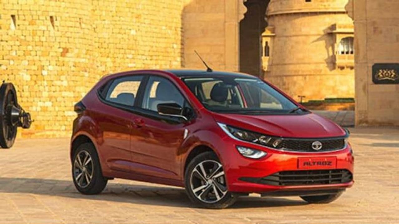 വളര്ച്ച 143 ശതമാനം, എതിരാളികളെ ഞെട്ടിച്ച് ടാറ്റ അള്ട്രോസ് വളര്ച്ച 143 ശതമാനം, എതിരാളികളെ ഞെട്ടിച്ച് ടാറ്റ അള്ട്രോസ്