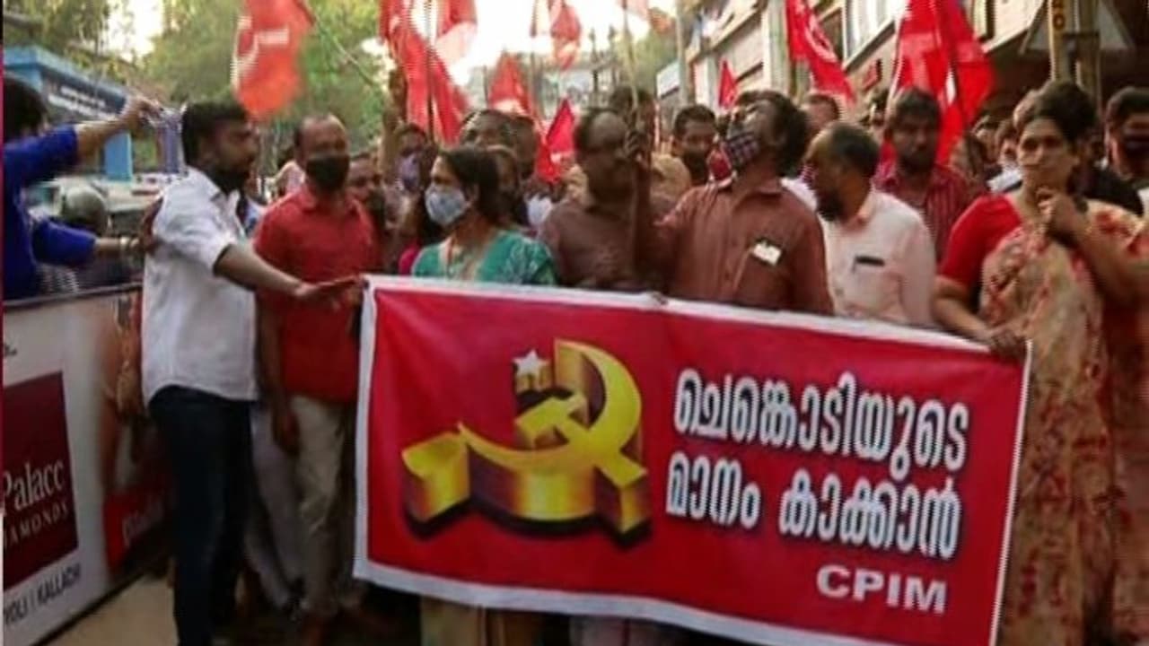 കുറ്റ്യാടി വിട്ടുകൊടുക്കില്ലെന്ന് വ്യക്തമാക്കി സിപിഎം പ്രവർത്തകർ; ശക്തി വിളിച്ചോതി വൻ പ്രതിഷേധ പ്രകടനം