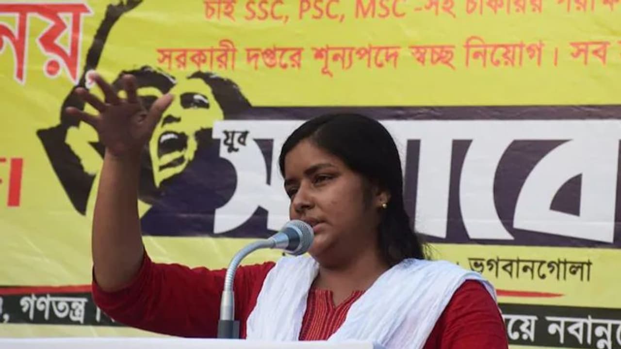 నందిగ్రామ్ : మమతపై పోటీగా మహిళా అభ్యర్ధి.. కాంగ్రెస్ కూటమి నిర్ణయం నందిగ్రామ్ : మమతపై పోటీగా మహిళా అభ్యర్ధి.. కాంగ్రెస్ కూటమి నిర్ణయం