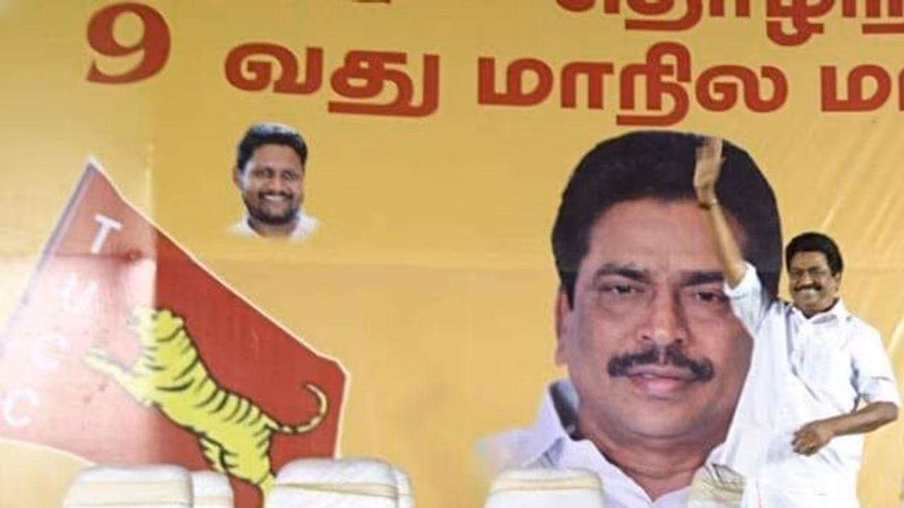 தென் மாவட்டத்தில் பார்வர்ட் பிளாக் கட்சிக்கு தனி மரியாதை உண்டு. அதை நிரூபிப்போம்.. மார்தட்டும் பி.வி.கதிரவன். தென் மாவட்டத்தில் பார்வர்ட் பிளாக் கட்சிக்கு தனி மரியாதை உண்டு. அதை நிரூபிப்போம்.. மார்தட்டும் பி.வி.கதிரவன்.