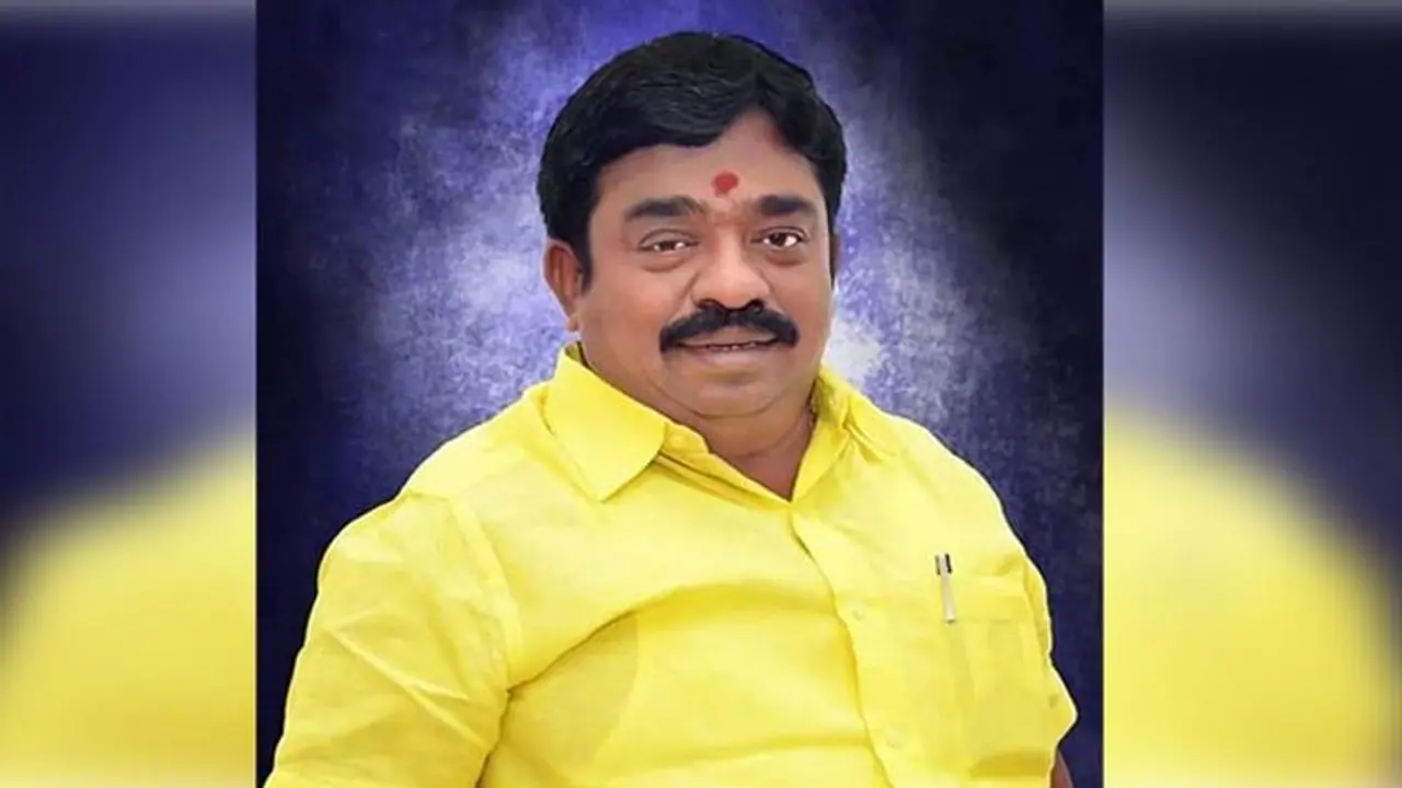 ஜெயலலிதாவை இயக்கியதே சசிகலா தான்’... அமமுகவிற்கு தாவியதும் அந்தர் பல்டி அடித்த அதிமுக எம்எல்ஏ ராஜவர்மன்! ஜெயலலிதாவை இயக்கியதே சசிகலா தான்’... அமமுகவிற்கு தாவியதும் அந்தர் பல்டி அடித்த அதிமுக எம்எல்ஏ ராஜவர்மன்!