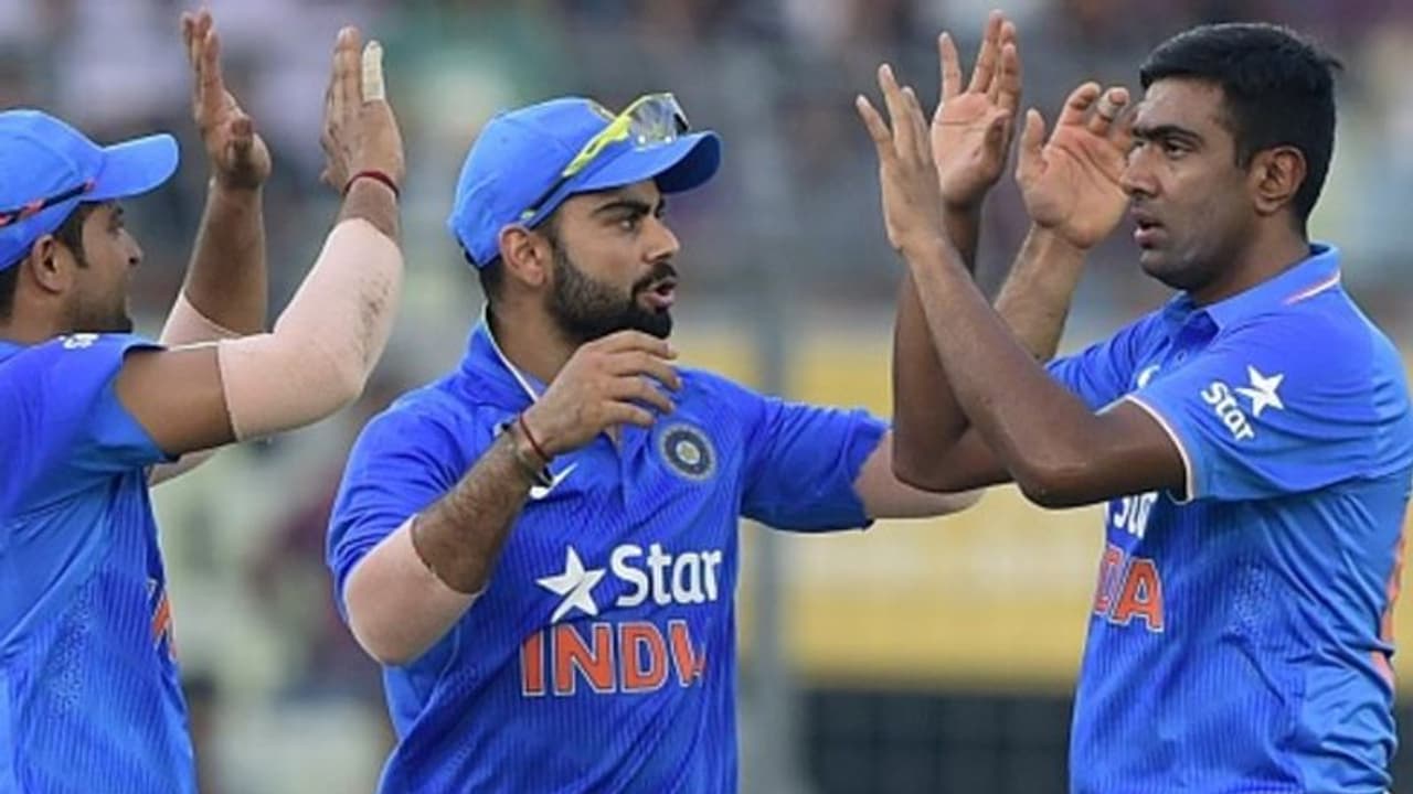 ടി20 ടീമില് അശ്വിന് തിരിച്ചെത്തുമോ?; സാമാന്യബുദ്ധി ഉപയോഗിച്ച് ആലോചിച്ചു നോക്കൂവെന്ന് വിരാട് കോലി ടി20 ടീമില് അശ്വിന് തിരിച്ചെത്തുമോ?; സാമാന്യബുദ്ധി ഉപയോഗിച്ച് ആലോചിച്ചു നോക്കൂവെന്ന് വിരാട് കോലി