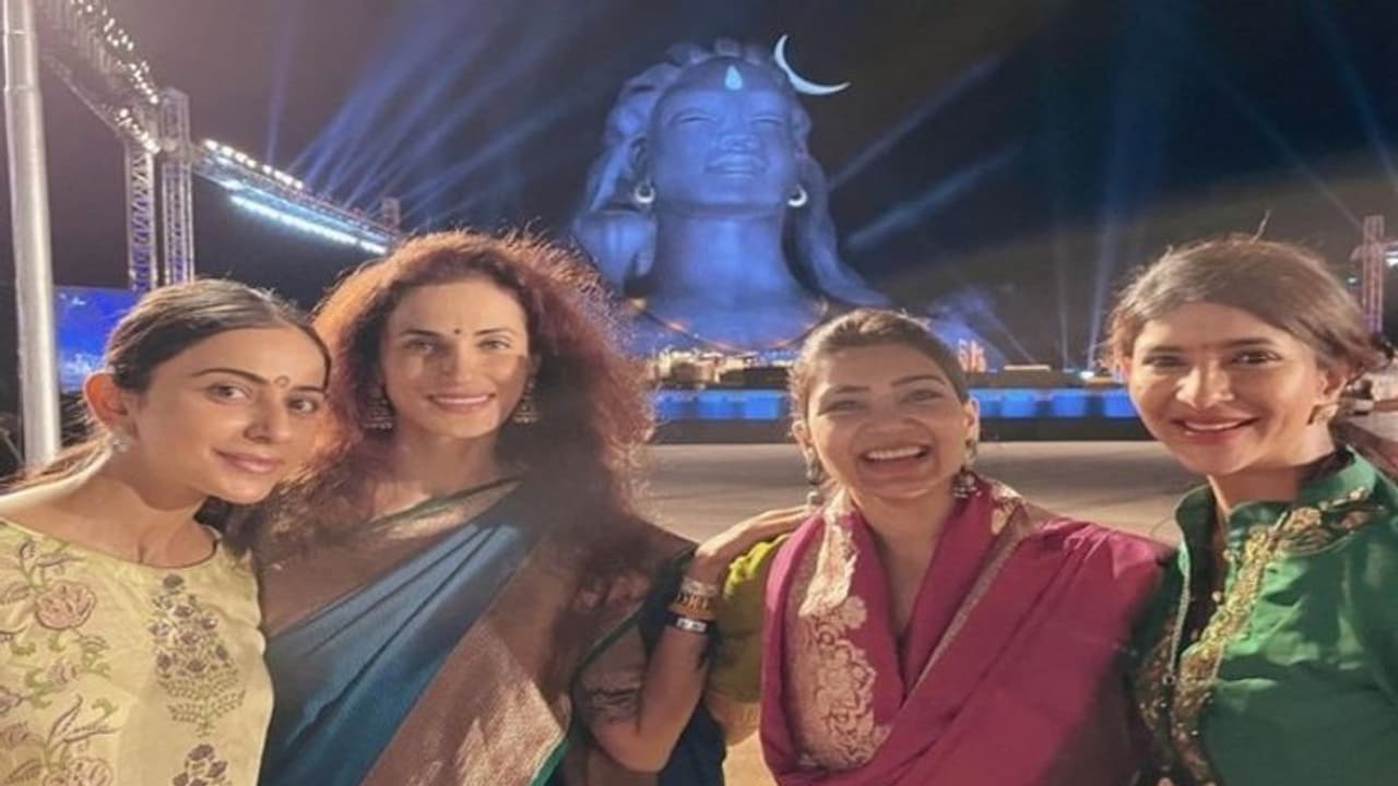 శివరాత్రి వేడుకల్లో సమంత, రకుల్ శివరాత్రి వేడుకల్లో సమంత, రకుల్