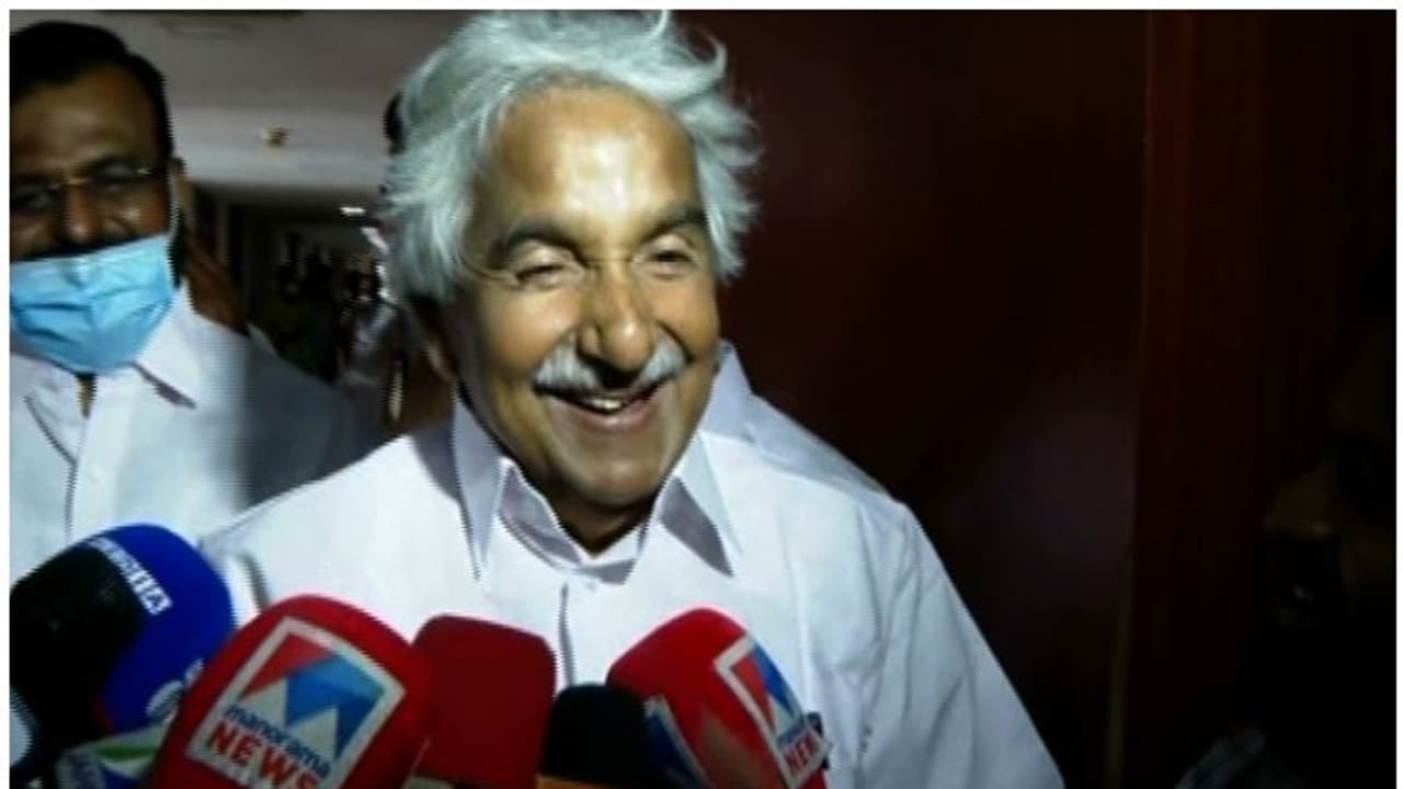 പുതുപ്പള്ളി വിടില്ലെന്ന് ഉമ്മൻചാണ്ടി; നേമം ചര്ച്ചകൾ വഴിമുട്ടി, ഹൈക്കമാന്റ് നിലപാട് നിര്ണ്ണായകം പുതുപ്പള്ളി വിടില്ലെന്ന് ഉമ്മൻചാണ്ടി; നേമം ചര്ച്ചകൾ വഴിമുട്ടി, ഹൈക്കമാന്റ് നിലപാട് നിര്ണ്ണായകം