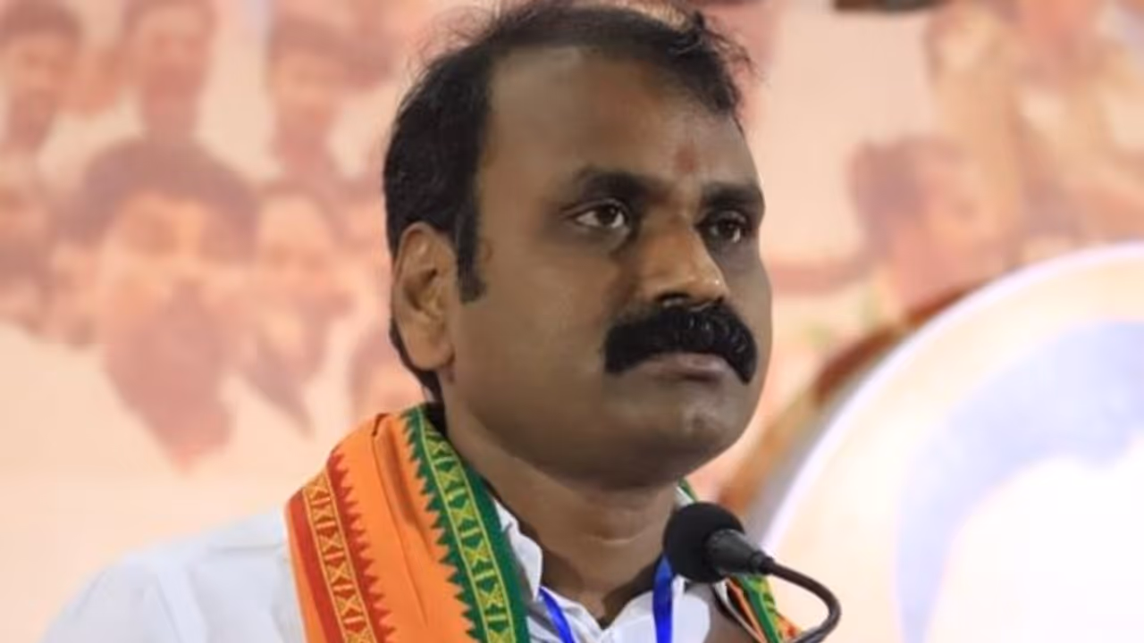 திமுக ஆட்சியில் எங்கு பார்த்தாலும் வெட்டு, குத்து! ஆளுநருக்கே பாதுகாப்பு இல்லை! ஆளுங்கட்சியை அலறவிடும் முருகன்