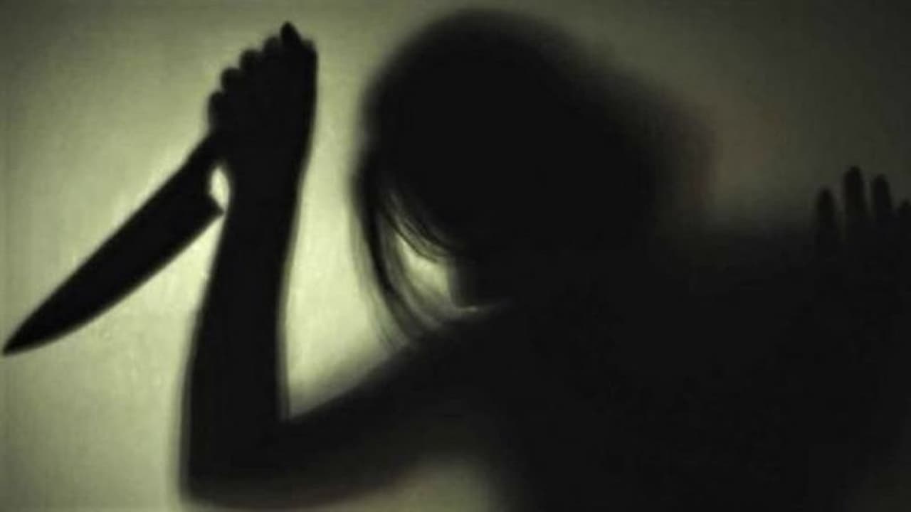 ఆస్తి గొడవలు.. పిల్లలతో కలిసి భర్త హత్య..!