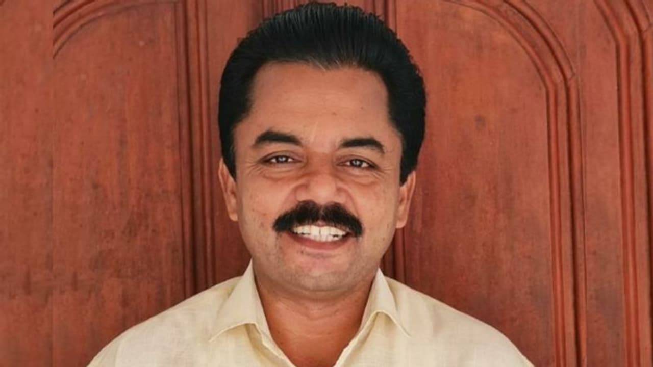 കോണ്ഗ്രസ് നേതാവിനെ ദത്തെടുത്ത് മുസ്ലീം ലീഗ്: കുന്ദമംഗലത്ത് ദിനേശ് പെരുമണ്ണ യുഡിഎഫ് സ്വതന്ത്രനാവും കോണ്ഗ്രസ് നേതാവിനെ ദത്തെടുത്ത് മുസ്ലീം ലീഗ്: കുന്ദമംഗലത്ത് ദിനേശ് പെരുമണ്ണ യുഡിഎഫ് സ്വതന്ത്രനാവും