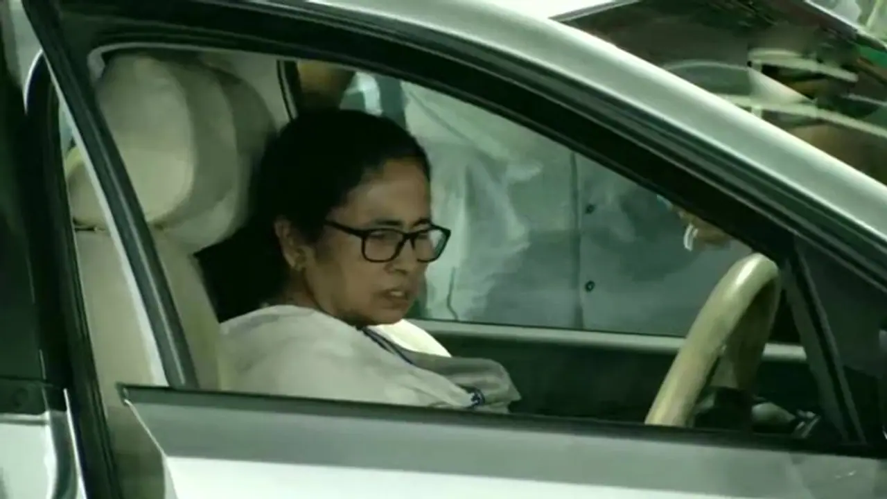 ಆಸ್ಪತ್ರೆಯಿಂದ ಬಂಗಾಳ ಸಿಎಂ ಮಮತಾ ಬ್ಯಾನರ್ಜಿ ಬಿಡುಗಡೆ! ಆಸ್ಪತ್ರೆಯಿಂದ ಬಂಗಾಳ ಸಿಎಂ ಮಮತಾ ಬ್ಯಾನರ್ಜಿ ಬಿಡುಗಡೆ!