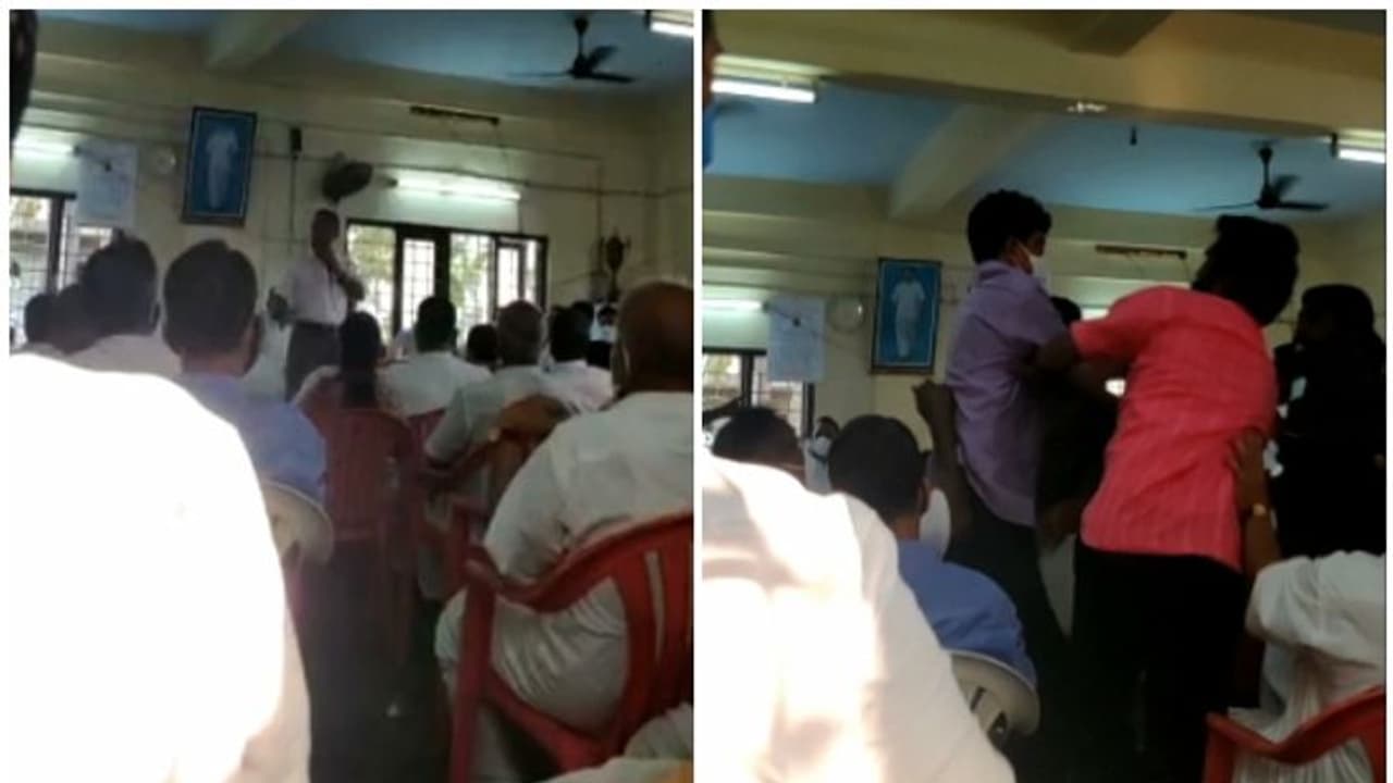 പിറവത്ത് കോൺഗ്രസ് മണ്ഡലം കമ്മിറ്റി യോഗത്തിൽ കയ്യാങ്കളി പിറവത്ത് കോൺഗ്രസ് മണ്ഡലം കമ്മിറ്റി യോഗത്തിൽ കയ്യാങ്കളി