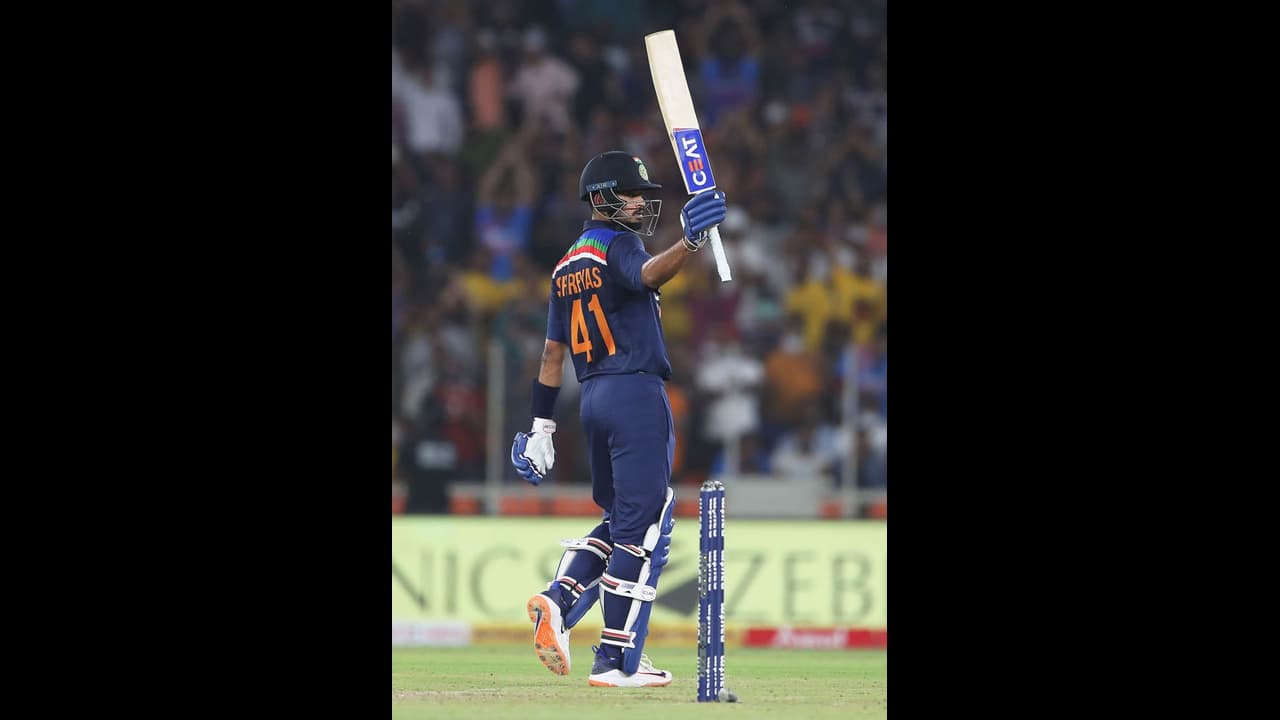 முதல் டி20: ஷ்ரேயாஸ் ஐயர் அதிரடி அரைசதம்..! ராகுல், கோலி, பண்ட், பாண்டியா சொதப்பல்; இங்கி.,க்கு எளிய இலக்கு முதல் டி20: ஷ்ரேயாஸ் ஐயர் அதிரடி அரைசதம்..! ராகுல், கோலி, பண்ட், பாண்டியா சொதப்பல்; இங்கி.,க்கு எளிய இலக்கு