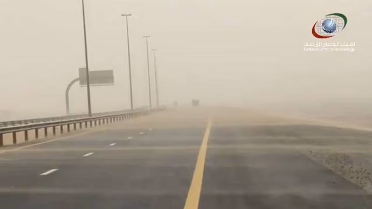 യുഎഇയില് കാലാവസ്ഥാ മുന്നറിയിപ്പ്; ഡ്രൈവര്മാര്ക്ക് ജാഗ്രതാ നിര്ദേശവുമായി പൊലീസ് യുഎഇയില് കാലാവസ്ഥാ മുന്നറിയിപ്പ്; ഡ്രൈവര്മാര്ക്ക് ജാഗ്രതാ നിര്ദേശവുമായി പൊലീസ്