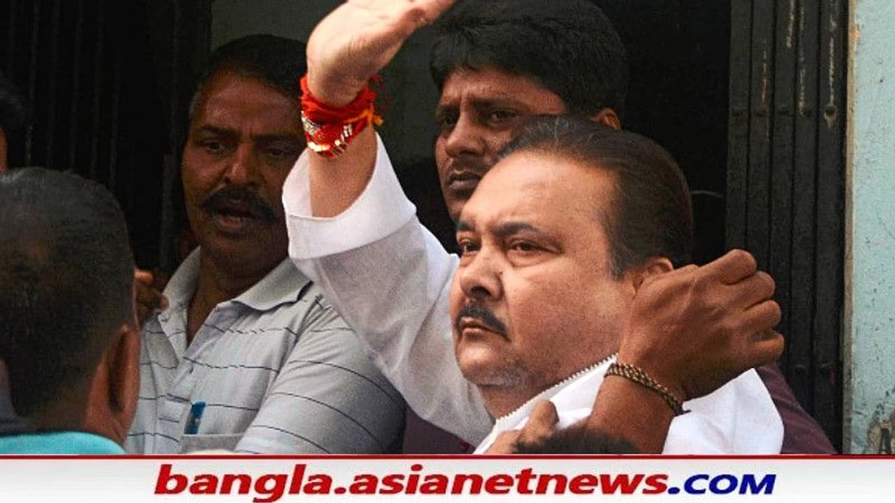 প্রবল শ্বাসকষ্ট ও অন্যান্য শারীরিক অসুস্থতা, এসএসকেএম এ ভর্তি মদন ও শোভন প্রবল শ্বাসকষ্ট ও অন্যান্য শারীরিক অসুস্থতা, এসএসকেএম এ ভর্তি মদন ও শোভন