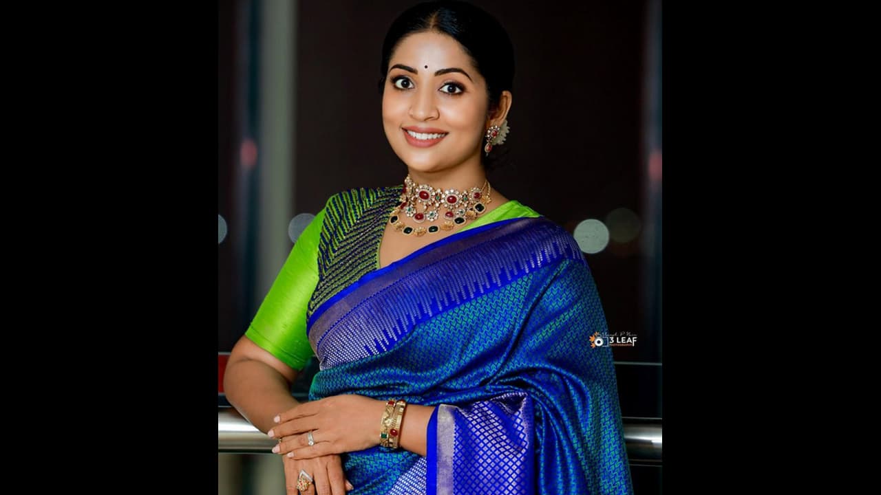 സച്ചിന് സാവന്തിന്റെ അനധികൃത സ്വത്ത് സമ്പാദന കേസ്: നവ്യ നായരോട് വിവരങ്ങള് തേടി ഇഡി; സൗഹൃദം മാത്രമെന്ന് നടി സച്ചിന് സാവന്തിന്റെ അനധികൃത സ്വത്ത് സമ്പാദന കേസ്: നവ്യ നായരോട് വിവരങ്ങള് തേടി ഇഡി; സൗഹൃദം മാത്രമെന്ന് നടി