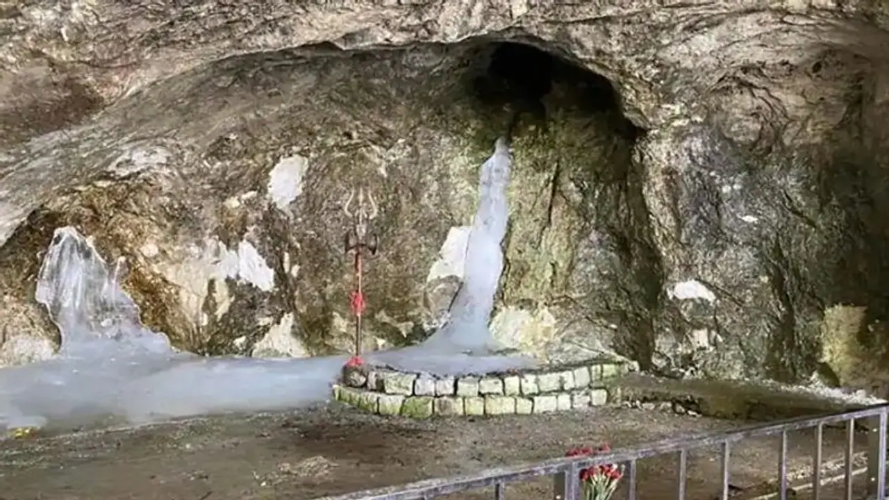 अमरनाथ यात्रा कैंसिल, हो सकेगा ऑनलाइन दर्शन, महामारी को देखते हुए लिया गया फैसला अमरनाथ यात्रा कैंसिल, हो सकेगा ऑनलाइन दर्शन, महामारी को देखते हुए लिया गया फैसला