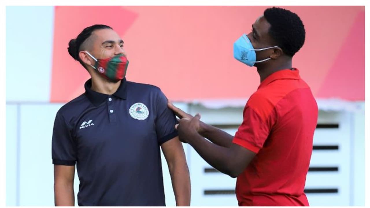 ഐഎസ്എല് കലാശപ്പോരിന് കിക്കോഫ്; കിരീടമുയര്ത്താന് മുംബൈയും എടികെയും കളത്തില് ഐഎസ്എല് കലാശപ്പോരിന് കിക്കോഫ്; കിരീടമുയര്ത്താന് മുംബൈയും എടികെയും കളത്തില്