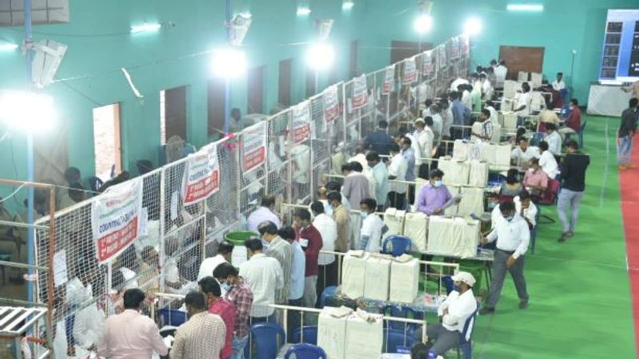 ఏపీలో మరోసారి జోరుగా వీచిన ఫ్యాన్ గాలి... మున్సిపాలిటీ, కార్పోరేషన్లన్నీ వైసిపివే