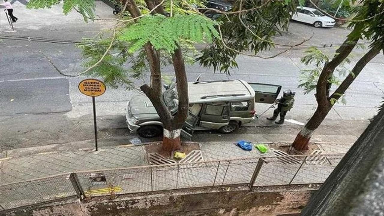 Antilia bomb scare case: NIA seizes phones from jailed IM chief Antilia bomb scare case: NIA seizes phones from jailed IM chief