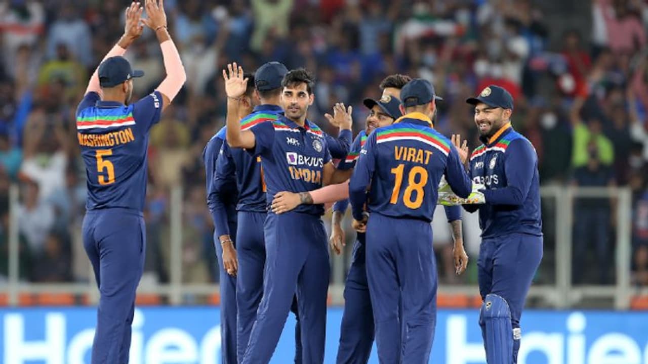 Bhuvneshwar Kumar : 'അവനൊരു തിരിച്ചുവരവ് ബുദ്ധിമുട്ടാവും'; ഇന്ത്യന് താരത്തെ കുറിച്ച് സുനില് ഗവാസ്കര് Bhuvneshwar Kumar : 'അവനൊരു തിരിച്ചുവരവ് ബുദ്ധിമുട്ടാവും'; ഇന്ത്യന് താരത്തെ കുറിച്ച് സുനില് ഗവാസ്കര്