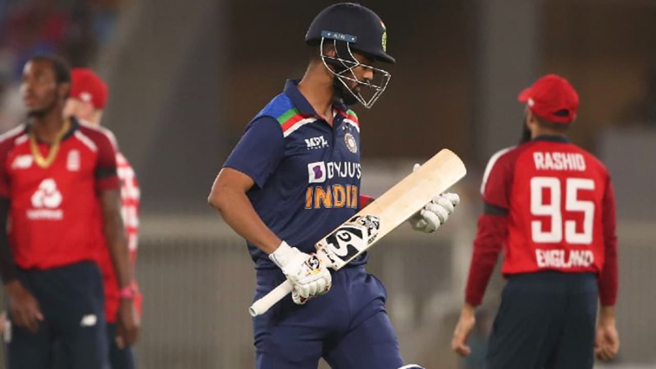 మొదటి ఓవర్లో కెఎల్ రాహుల్ డకౌట్... బౌండరీతో ఖాతా తెరిచిన ఇషాన్ కిషన్... మొదటి ఓవర్లో కెఎల్ రాహుల్ డకౌట్... బౌండరీతో ఖాతా తెరిచిన ఇషాన్ కిషన్...