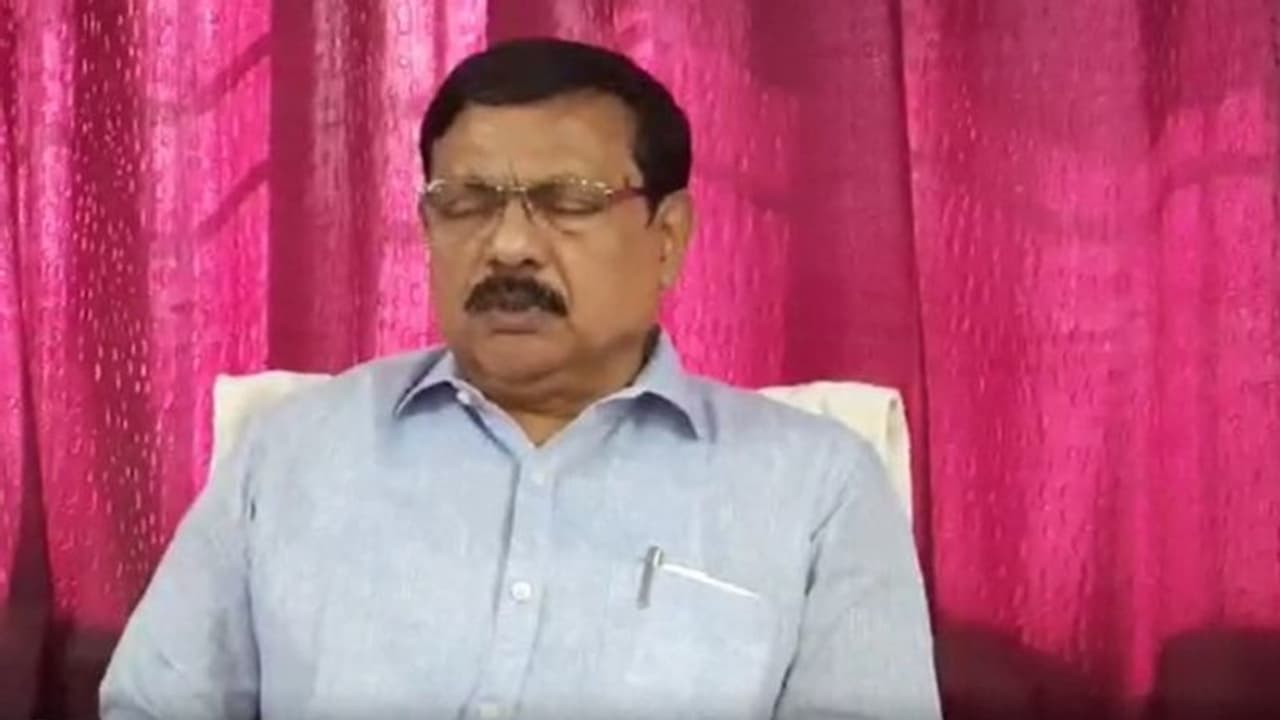 সেলিমকে হারান নিয়ে মন্তব্য কংগ্রেস প্রার্থী মোহিত সেনগুপ্তর, প্রকাশ্যে ক্ষমা চাইলেন তিনি সেলিমকে হারান নিয়ে মন্তব্য কংগ্রেস প্রার্থী মোহিত সেনগুপ্তর, প্রকাশ্যে ক্ষমা চাইলেন তিনি