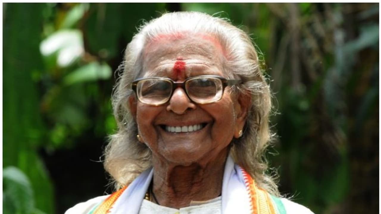 കഥകളിയാചാര്യന് ഗുരു ചേമഞ്ചേരി അന്തരിച്ചു കഥകളിയാചാര്യന് ഗുരു ചേമഞ്ചേരി അന്തരിച്ചു