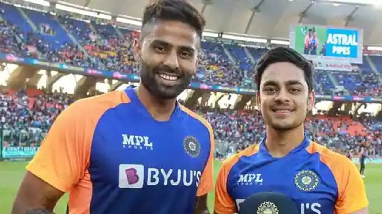 'കിഷനേനും സൂര്യകുമാറിനേയും നോക്കൂ'; പാക് സെലക്റ്റര്‍മാര്‍ക്കെതിരെ രൂക്ഷ വിമര്‍ശനവുമായി ആമിര്‍