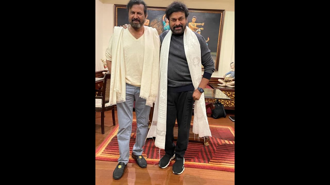 చిరు, మోహన్ బాబు సీక్రెట్ వీకెండ్ ట్రిప్... ఆమె ట్వీట్ తో వెలుగులోకి! చిరు, మోహన్ బాబు సీక్రెట్ వీకెండ్ ట్రిప్... ఆమె ట్వీట్ తో వెలుగులోకి!