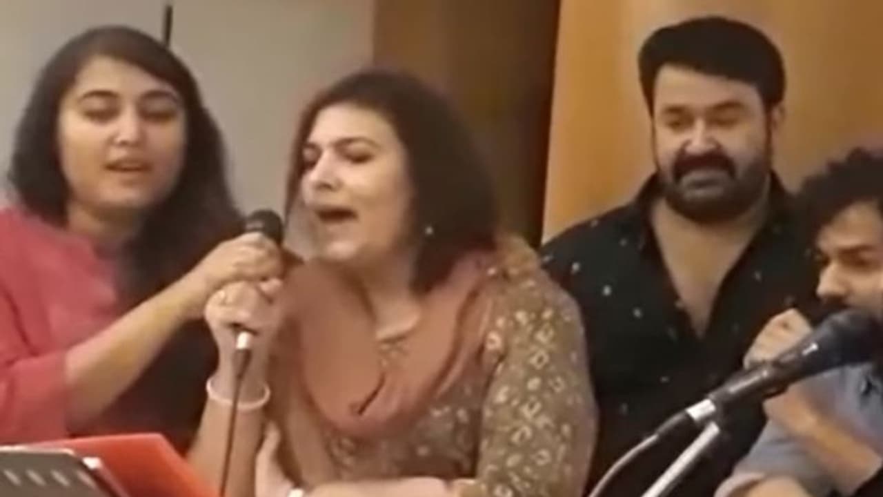 സുചിത്രയ്ക്കും മക്കൾക്കുമൊപ്പം പാട്ടുപാടി മോഹൻലാൽ; വീഡിയോ വൈറൽ