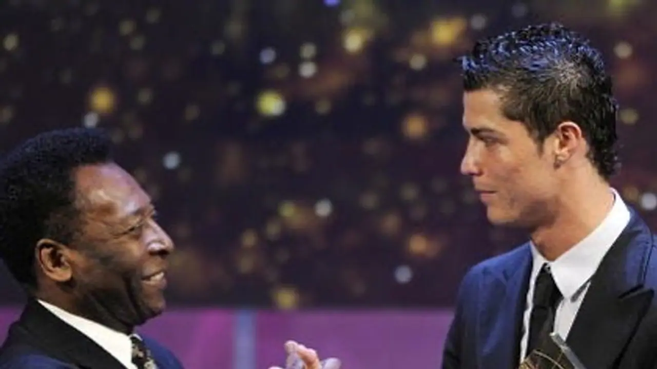 ఫుట్బల్ దిగ్గజం పీలే ఆరోగ్య పరిస్థితి విషమం... శస్త్రచికిత్స తర్వాత ఐసీయూలో... ఫుట్బల్ దిగ్గజం పీలే ఆరోగ్య పరిస్థితి విషమం... శస్త్రచికిత్స తర్వాత ఐసీయూలో...