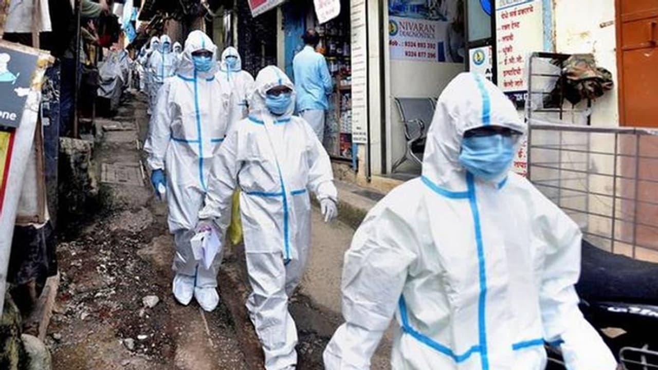 24 గంటల్లో 261 కరోనా కేసులు: ఏపీలో మొత్తం 8,92,269కి చేరిక 24 గంటల్లో 261 కరోనా కేసులు: ఏపీలో మొత్తం 8,92,269కి చేరిక