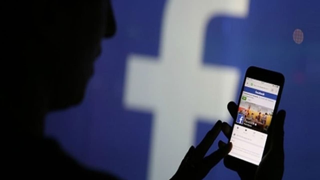 ഫേസ്ബുക്ക് ഗ്രൂപ്പുകള്ക്ക് പുതിയ നിയമങ്ങള്, ലംഘിച്ചാല് പണികിട്ടും! ഫേസ്ബുക്ക് ഗ്രൂപ്പുകള്ക്ക് പുതിയ നിയമങ്ങള്, ലംഘിച്ചാല് പണികിട്ടും!