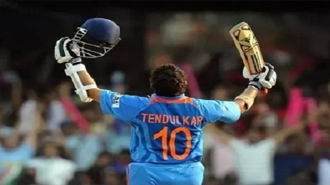 Sachin Tendulkar: క్రికెట్ దేవుడు గ్రౌండ్ లోకి అడుగుపెట్టింది ఈ రోజే.. ఫోటో షేర్ చేసిన బీసీసీఐ