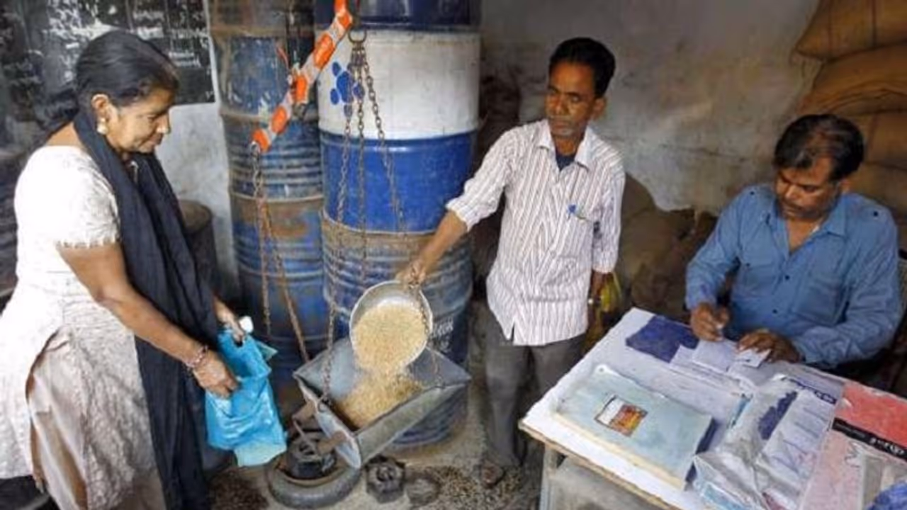 ಪಡಿತರ ಪಡೆಯಲು ಬೆರಳಚ್ಚು (ಬಯೋಮೆಟ್ರಿಕ್) ಕಡ್ಡಾಯವಲ್ಲ..! ಪಡಿತರ ಪಡೆಯಲು ಬೆರಳಚ್ಚು (ಬಯೋಮೆಟ್ರಿಕ್) ಕಡ್ಡಾಯವಲ್ಲ..!