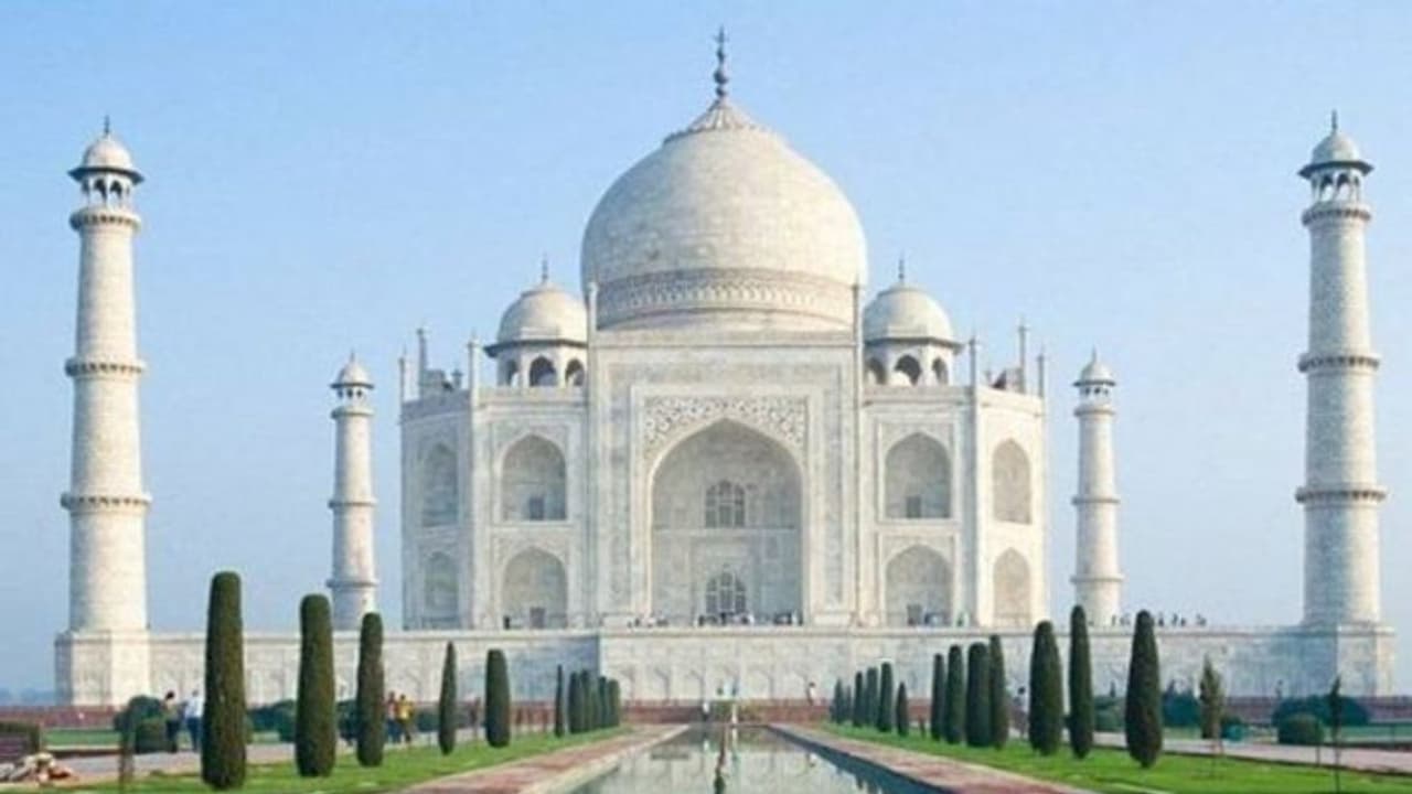 ಆಗ್ರಾದ ತಾಜ್ಮಹಲ್ ನೋಡ ಹೊರಟ ಪ್ರವಾಸಿಗರಿಗೊಂದು ಕಹಿ ಸುದ್ದಿ! ಆಗ್ರಾದ ತಾಜ್ಮಹಲ್ ನೋಡ ಹೊರಟ ಪ್ರವಾಸಿಗರಿಗೊಂದು ಕಹಿ ಸುದ್ದಿ!