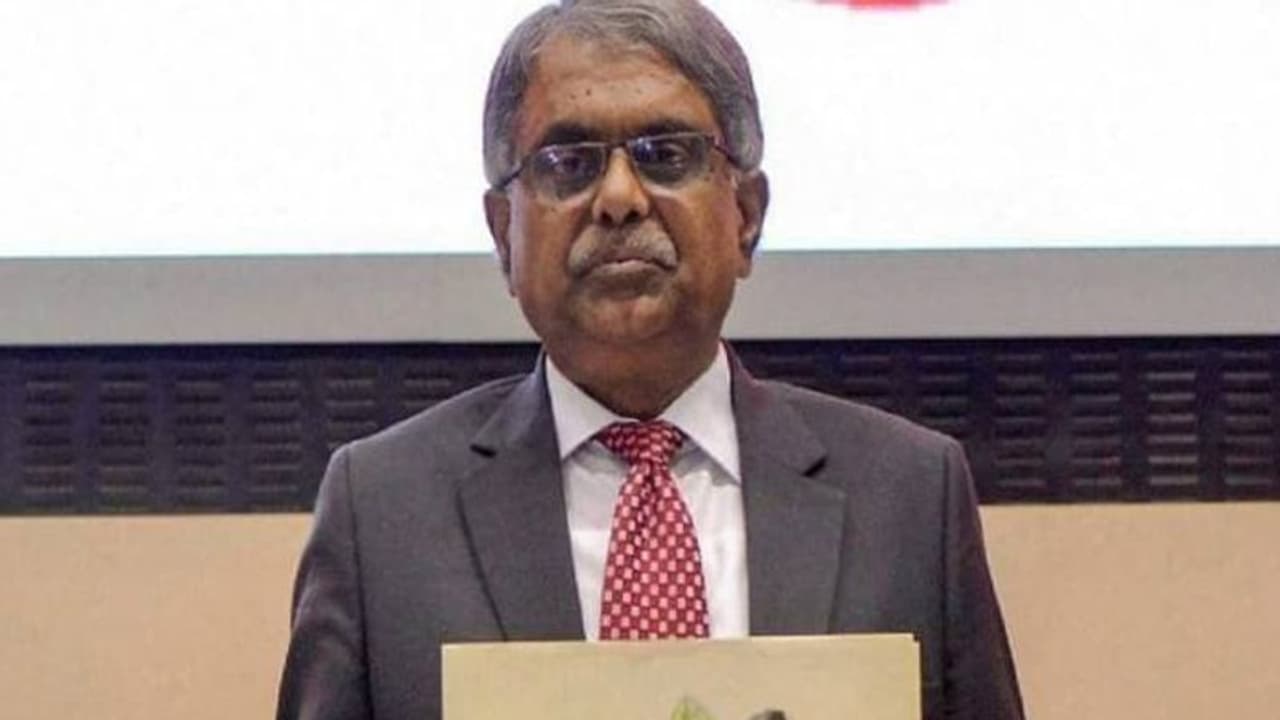 পিকে সিনহার পদত্যাগ নিয়ে নীরব কেন্দ্র, তিনি ছিলেন নরেন্দ্র মোদীর প্রধান উপদেষ্টা পিকে সিনহার পদত্যাগ নিয়ে নীরব কেন্দ্র, তিনি ছিলেন নরেন্দ্র মোদীর প্রধান উপদেষ্টা