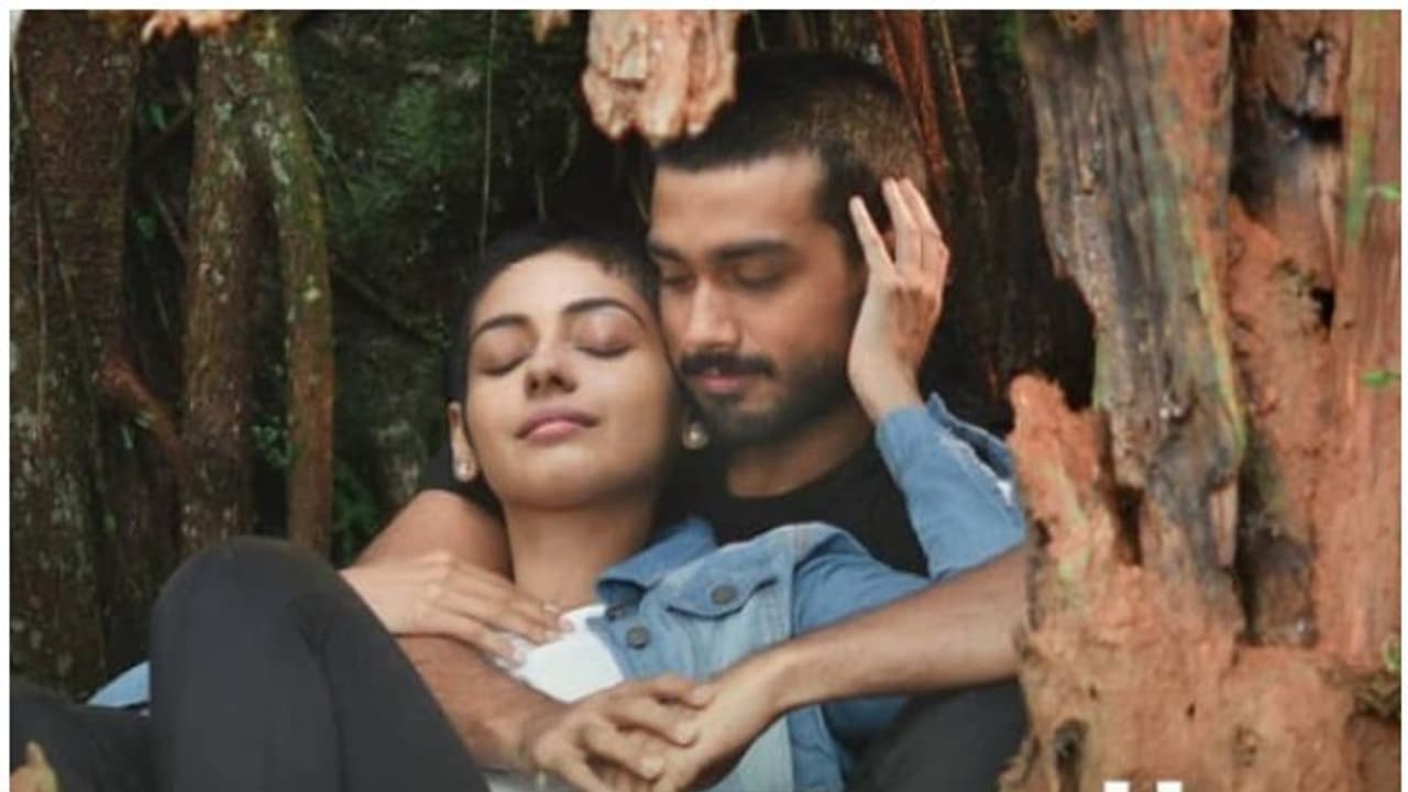 കാളിദാസ് ജയറാമിന്റെ ബാക്ക് പാക്കേഴ്സ്, റൂട്ട്സിലൂടെ റിലീസ് കാളിദാസ് ജയറാമിന്റെ ബാക്ക് പാക്കേഴ്സ്, റൂട്ട്സിലൂടെ റിലീസ്