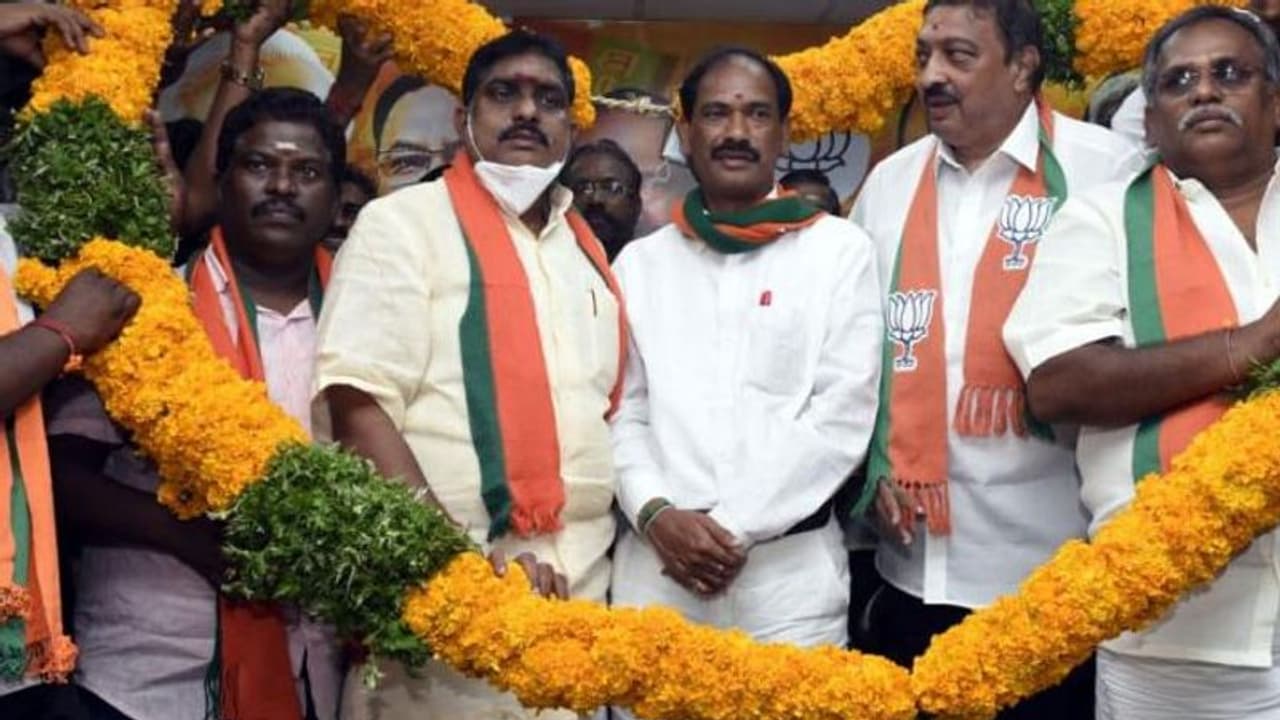 பாஜக வெற்றியை எங்களால் கண்கூடாக காண முடிகிறது... நாராயணசாமியை நாறடித்த நமச்சிவாயம்..! பாஜக வெற்றியை எங்களால் கண்கூடாக காண முடிகிறது... நாராயணசாமியை நாறடித்த நமச்சிவாயம்..!