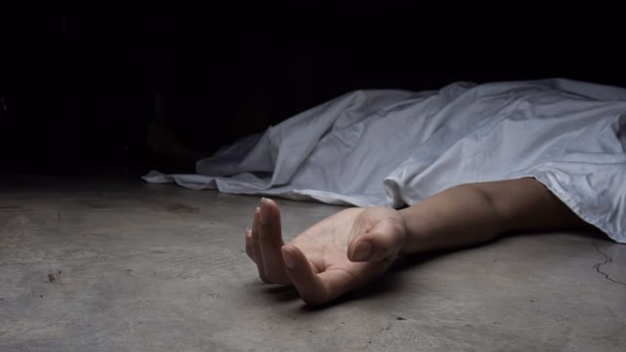 ശരീരത്തെ ചൊല്ലി പരിഹാസം, പന്ത്രണ്ടാം ക്ലാസുകാരൻ സഹപാഠിയെ കുത്തിക്കൊന്നു ശരീരത്തെ ചൊല്ലി പരിഹാസം, പന്ത്രണ്ടാം ക്ലാസുകാരൻ സഹപാഠിയെ കുത്തിക്കൊന്നു