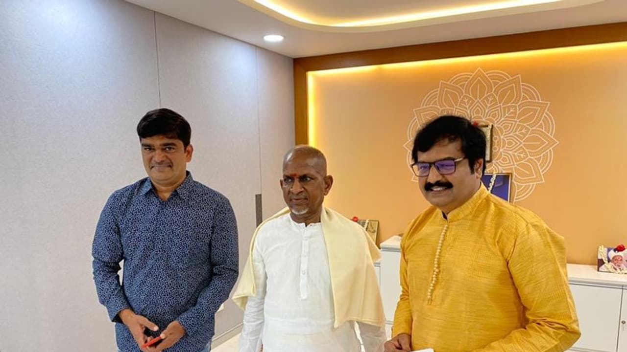 இளையராஜாவின் புதிய ஸ்டுடியோவில் திடீர் சந்திப்பு! விவேக் வேண்டுகோளை ஏற்ற இசைஞானி! இளையராஜாவின் புதிய ஸ்டுடியோவில் திடீர் சந்திப்பு! விவேக் வேண்டுகோளை ஏற்ற இசைஞானி!