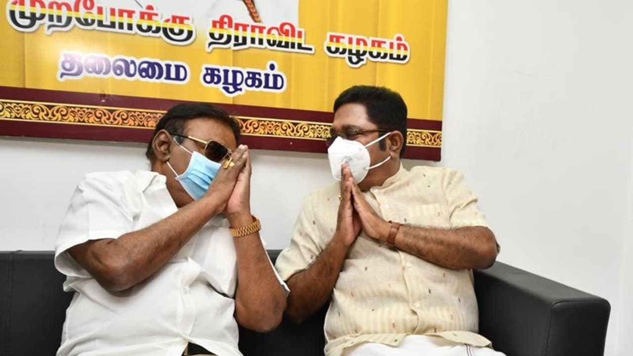 அடித்து தூக்குமா அமமுக தேமுதிக கூட்டணி?... விஜயகாந்த் டி.டி.வி.தினகரன் சந்திப்பு...! அடித்து தூக்குமா அமமுக தேமுதிக கூட்டணி?... விஜயகாந்த் டி.டி.வி.தினகரன் சந்திப்பு...!